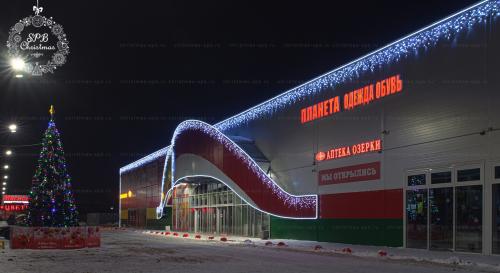 Новогодние оформление торгового центра в г. Отрадное 